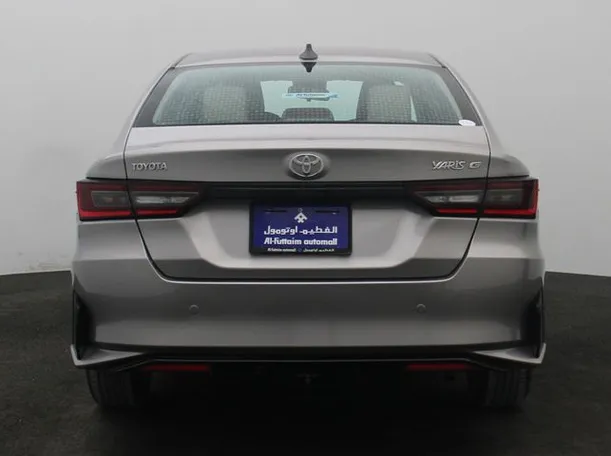 Car image 12