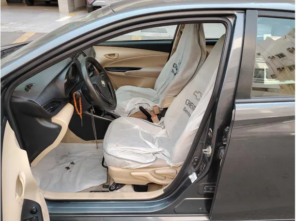 Car image 12