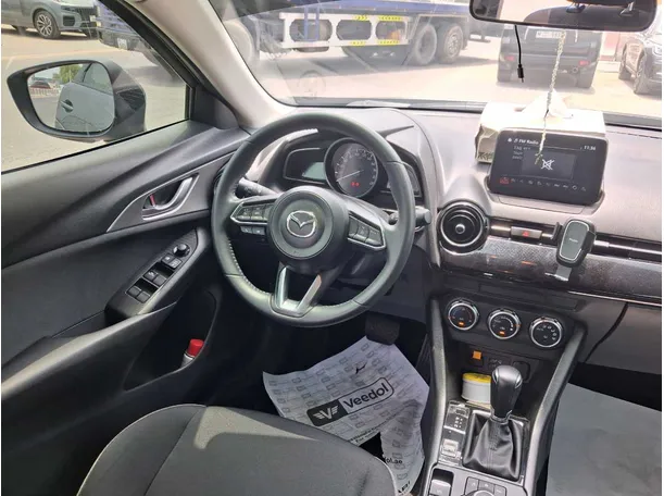 Car image 17