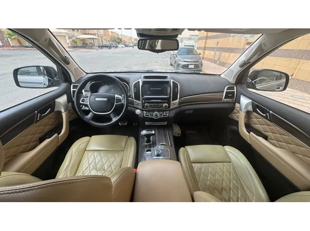 Car image 16