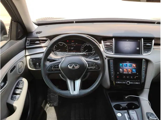Car image 24