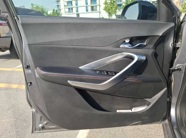 Car image 10