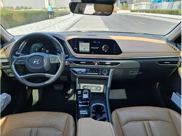 Car image 15