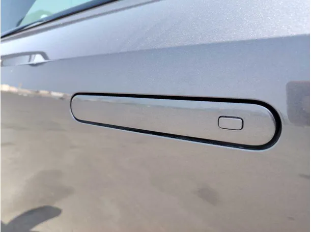 Car image 29