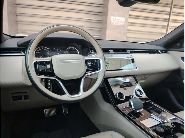 Car image 27