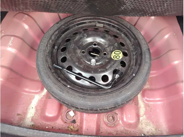 Car image 28