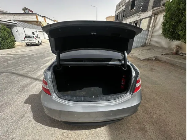 Car image 22