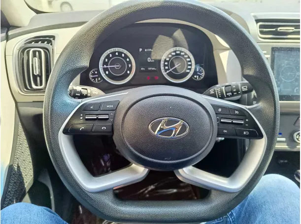 Car image 23