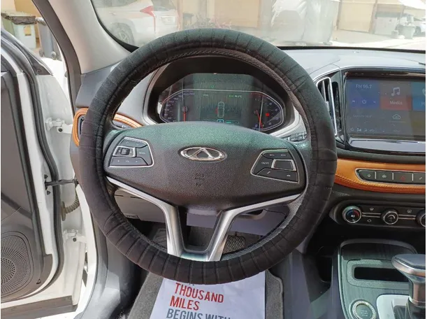 Car image 18