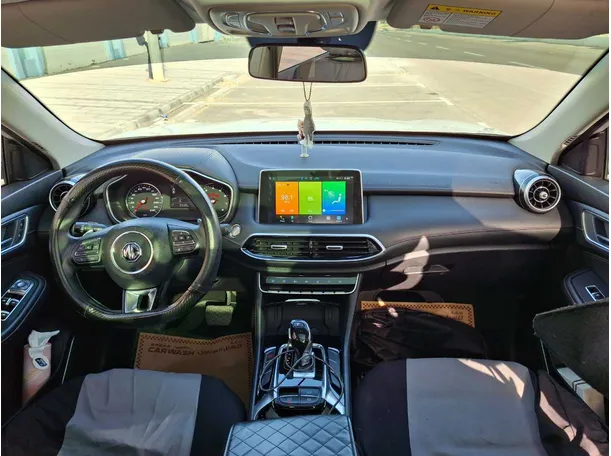 Car image 15
