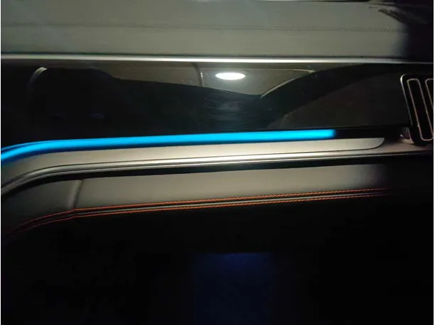 Car image 40