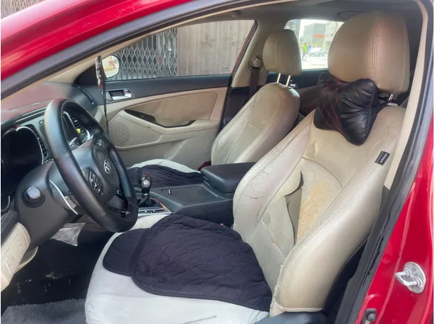 Car image 13