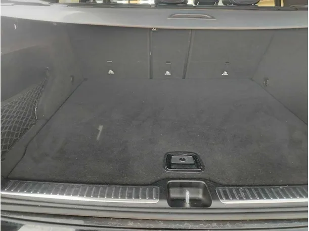 Car image 34