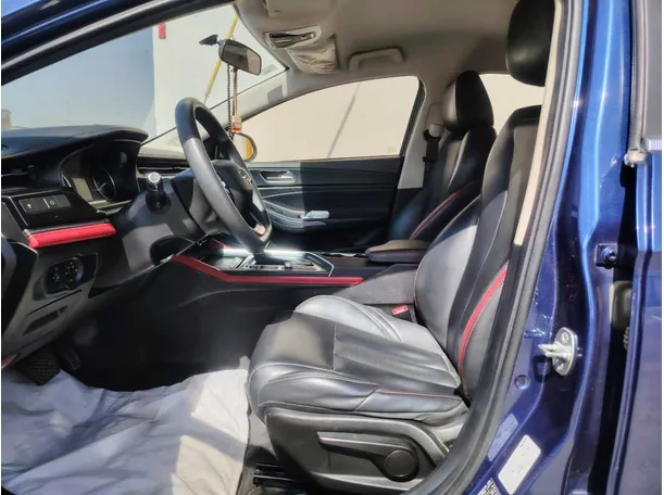 Car image 13