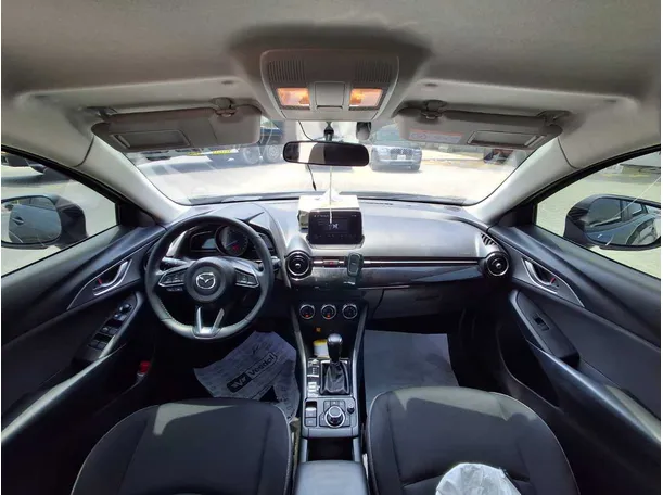 Car image 18