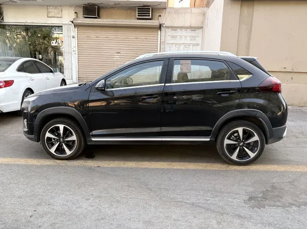 Car image 8