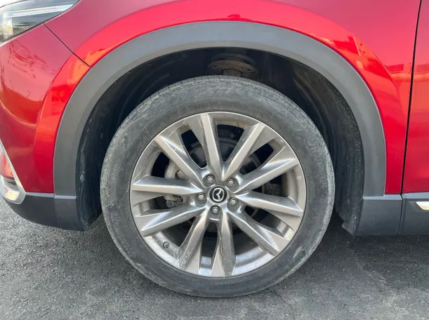 Car image 9