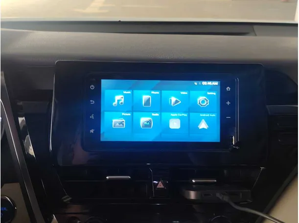 Car image 18