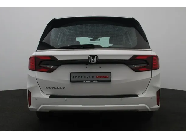 Car image 12