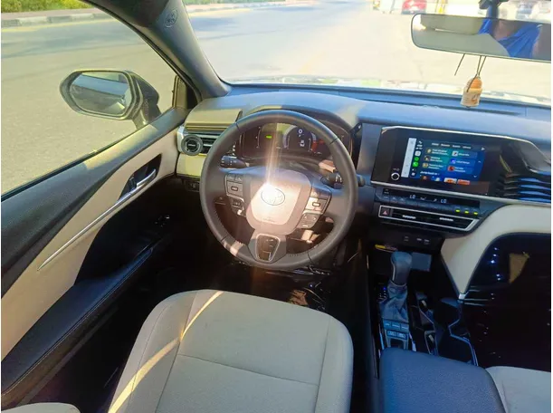 Car image 26