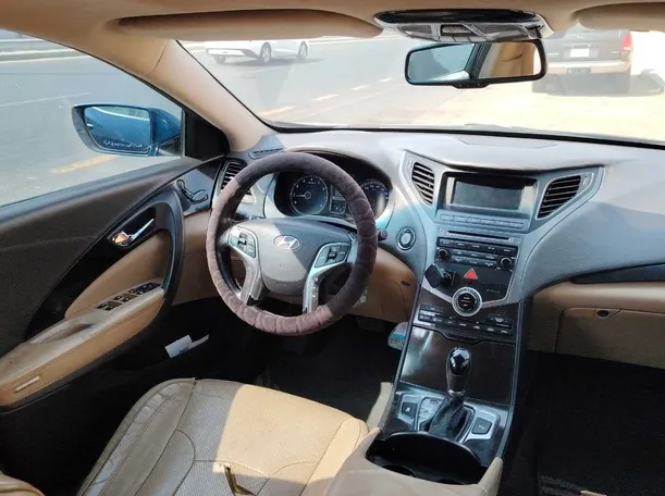 Car image 21