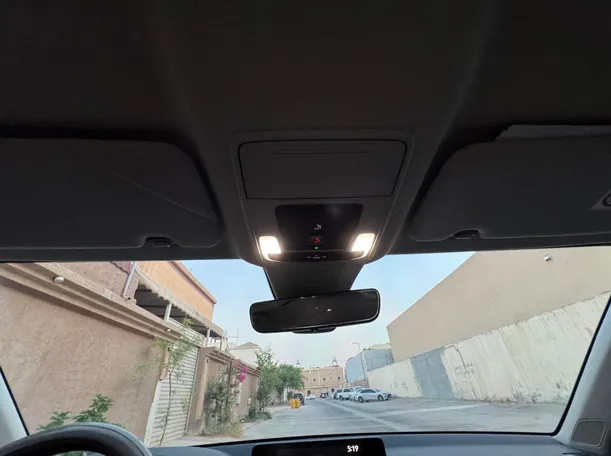 Car image 21