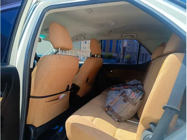 Car image 20