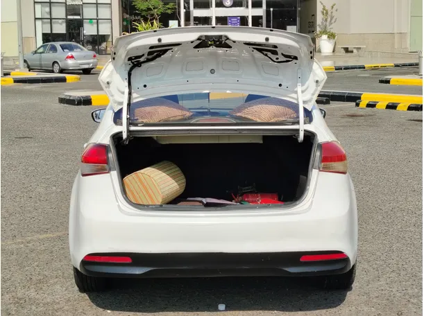 Car image 23