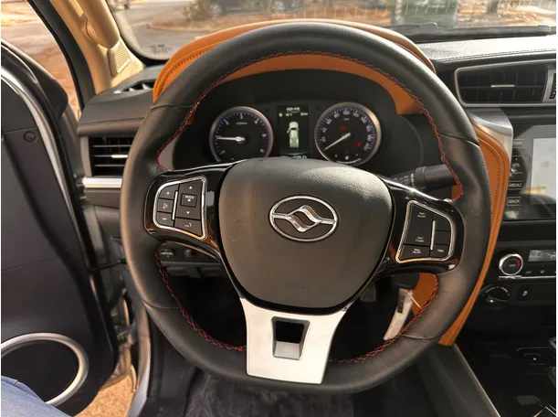 Car image 19
