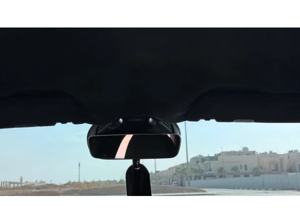 Car image 25
