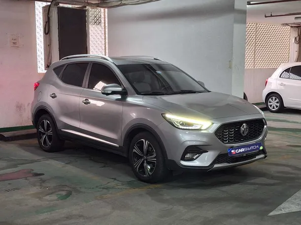 Car image 4