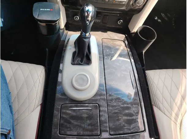 Car image 25