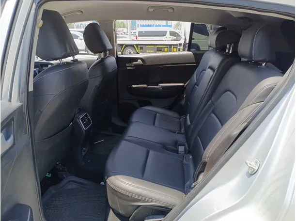 Car image 13
