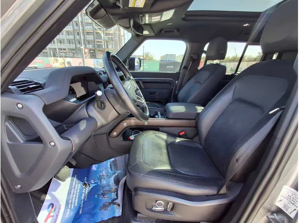 Car image 12