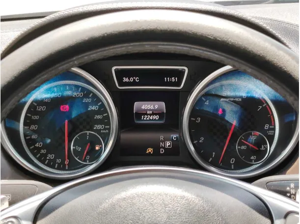 Car image 27