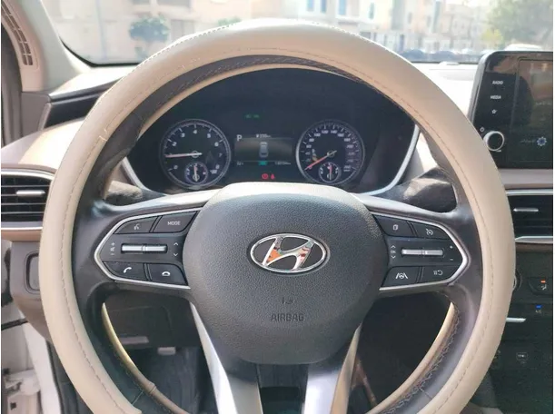 Car image 27