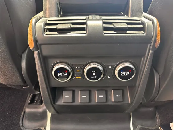 Car image 29