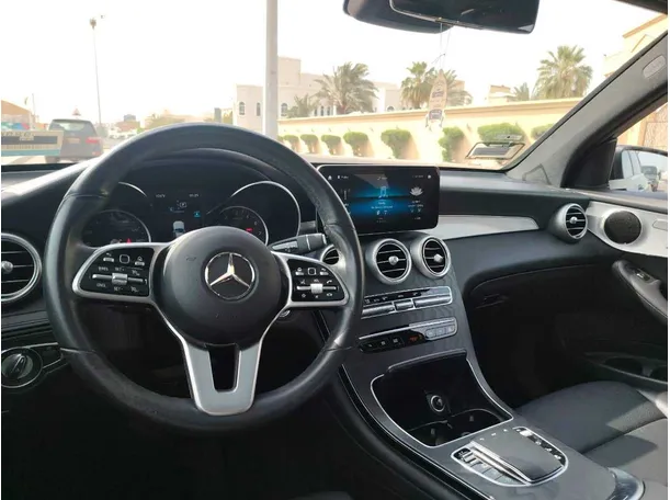 Car image 26