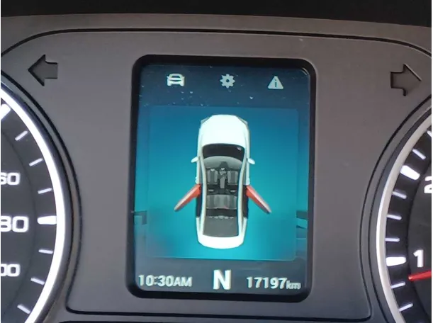 Car image 18