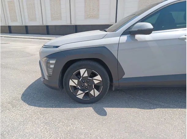 Car image 9