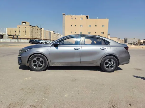 Car image 8