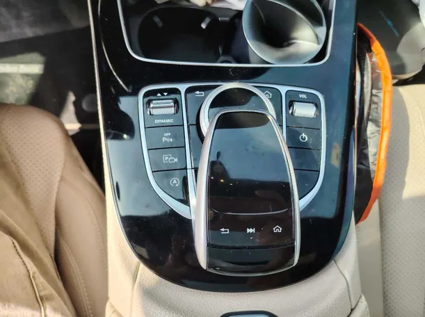 Car image 25