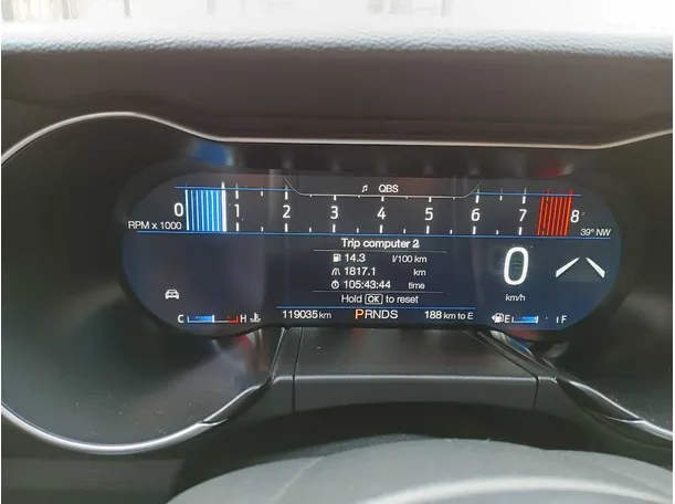 Car image 24