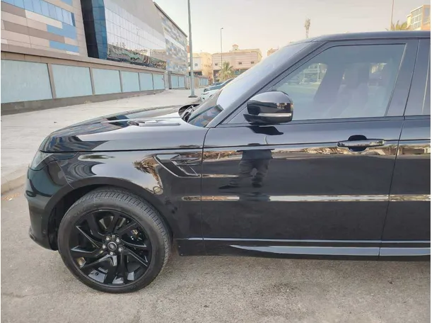Car image 9