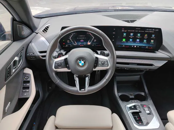 Car image 25