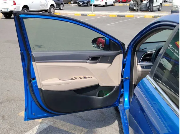 Car image 11