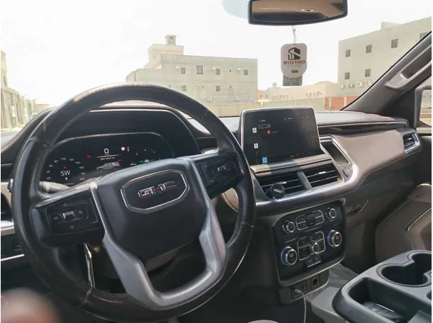 Car image 24
