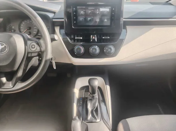 Car image 18