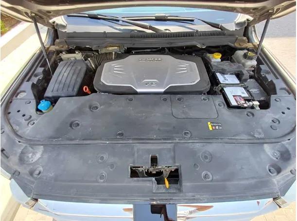 Car image 20