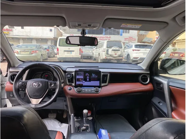Car image 16